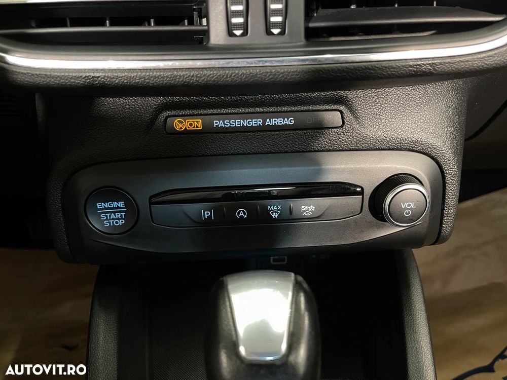 Ford Focus 1.0 EcoBoost MHEV Titanium - 24
