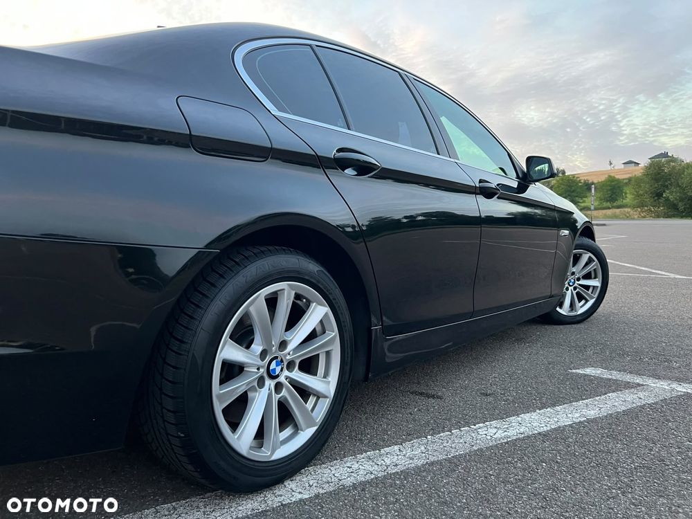 BMW Seria 5 520d Luxury Line - 11