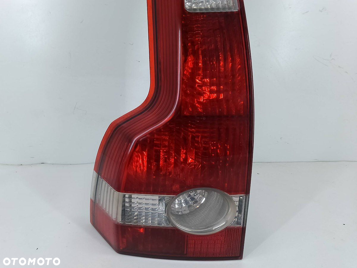 LAMPA TYLNA LEWA VOLVO V50 30698918 KOMBI - 3