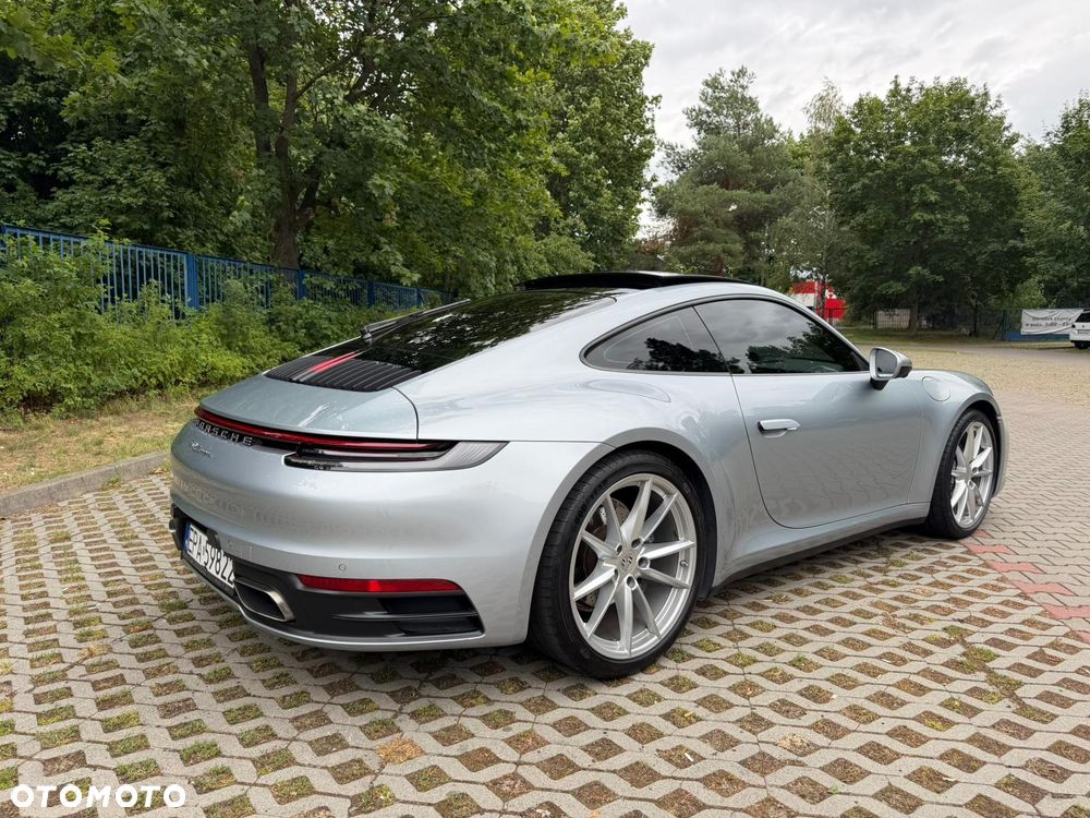 Porsche 911 Carrera - 6
