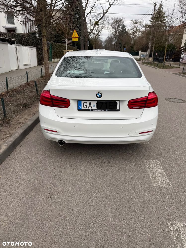 BMW Seria 3 318i - 2
