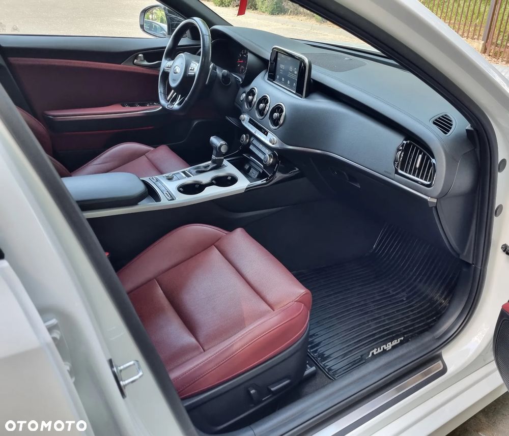 Kia Stinger 3.3 T-GDI V6 GT AWD - 17