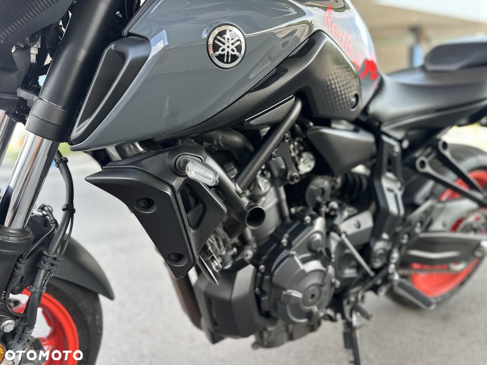 Yamaha MT - 28