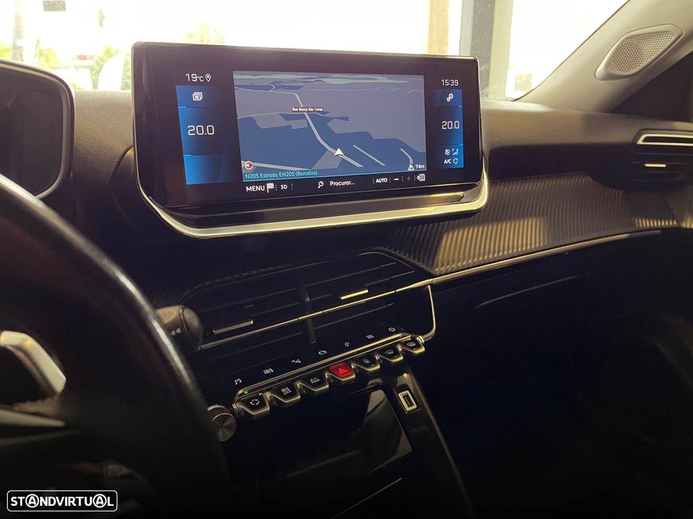 Peugeot 2008 1.2 PureTech Allure Pack EAT8 - 23