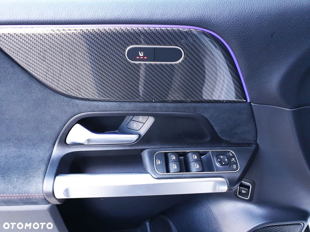 Mercedes-Benz GLB 200 d AMG Line 8G-DCT - 14