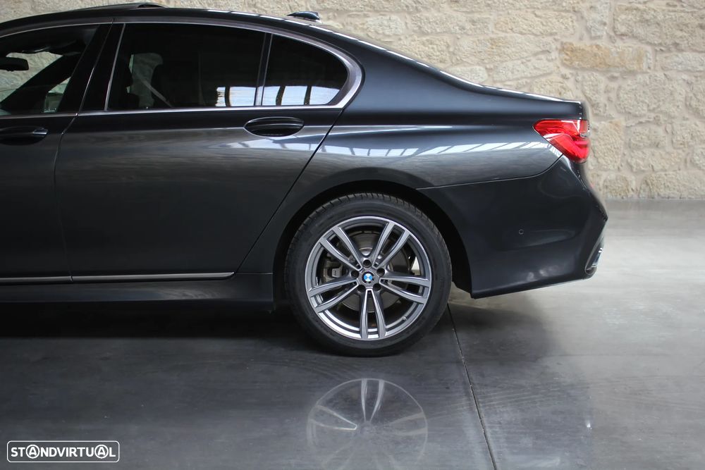 BMW 730 d xDrive Pack M - 42