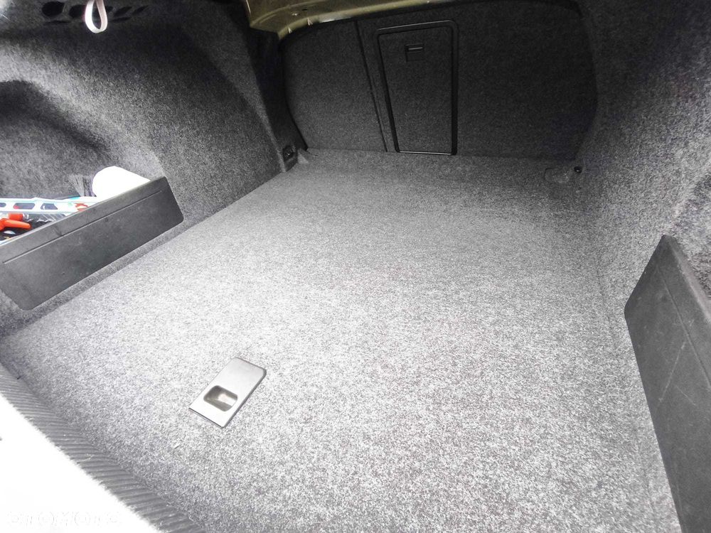 Volkswagen Passat - 10