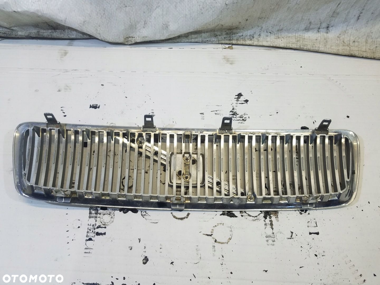 ATRAPA GRILL ZDERZAKA VOLVO V70 II 9190385 - 2
