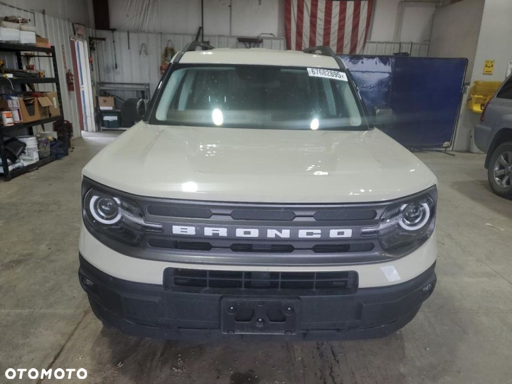 Ford Bronco - 6