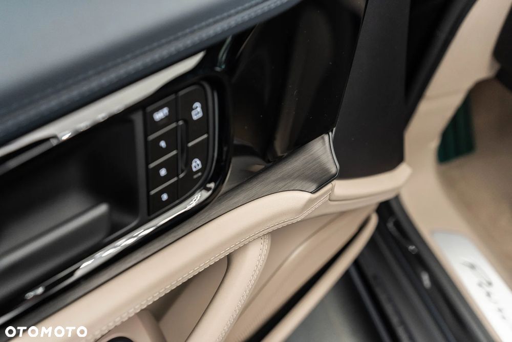 Porsche Panamera 4 - 28