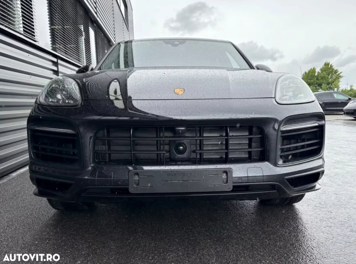 Porsche Cayenne - 2