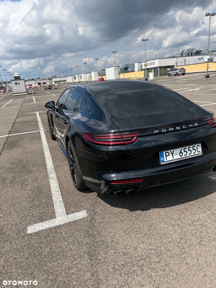 Porsche Panamera 4 - 22