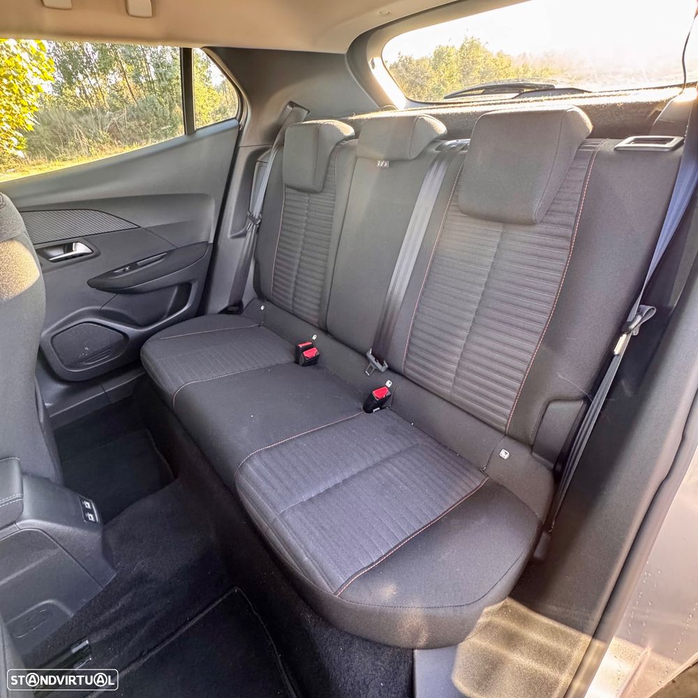 Peugeot e-2008 50 kWh Active - 14