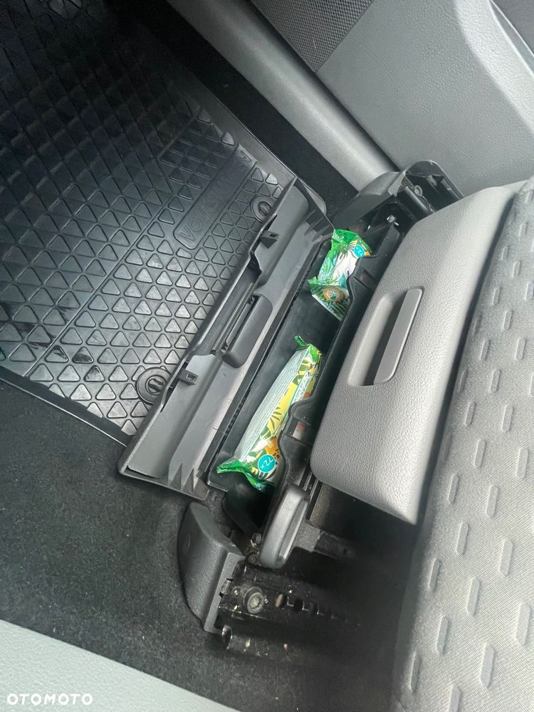 Volkswagen Touran - 23