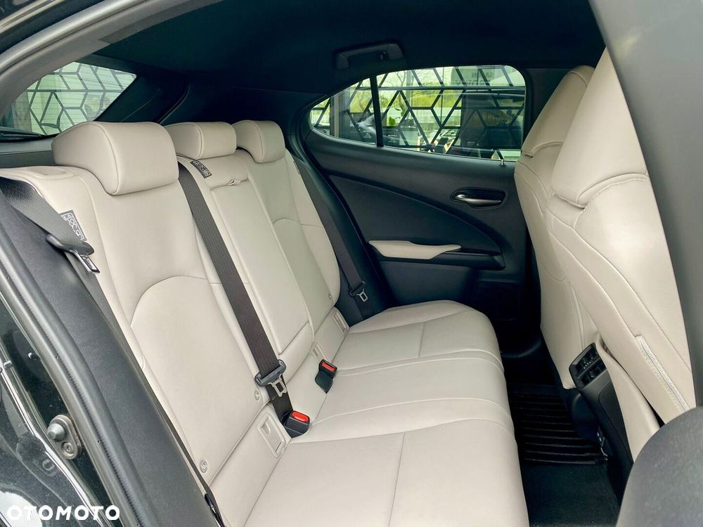 Lexus UX 250h GPF F Impression 2WD - 25