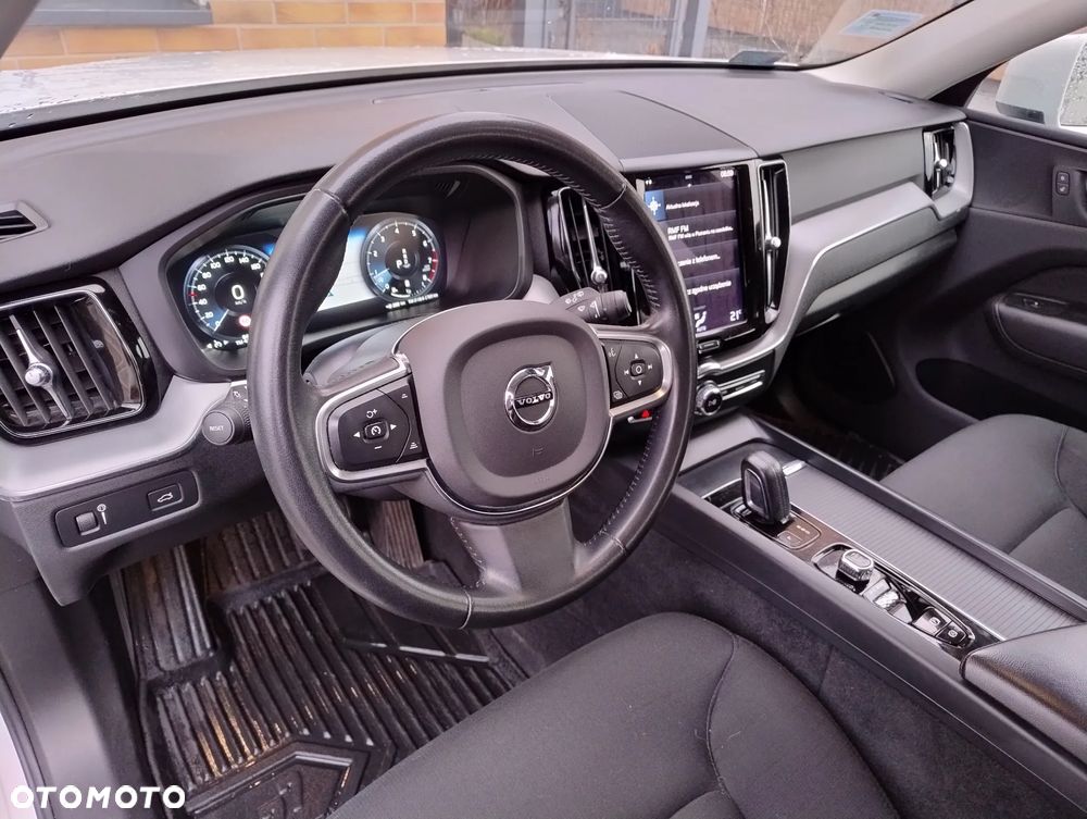 Volvo XC 60 T4 Momentum - 14