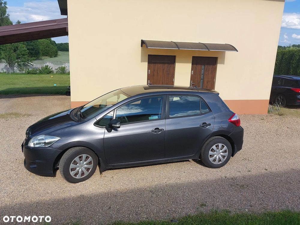 Toyota Auris 1.4 D-4D Terra - 3