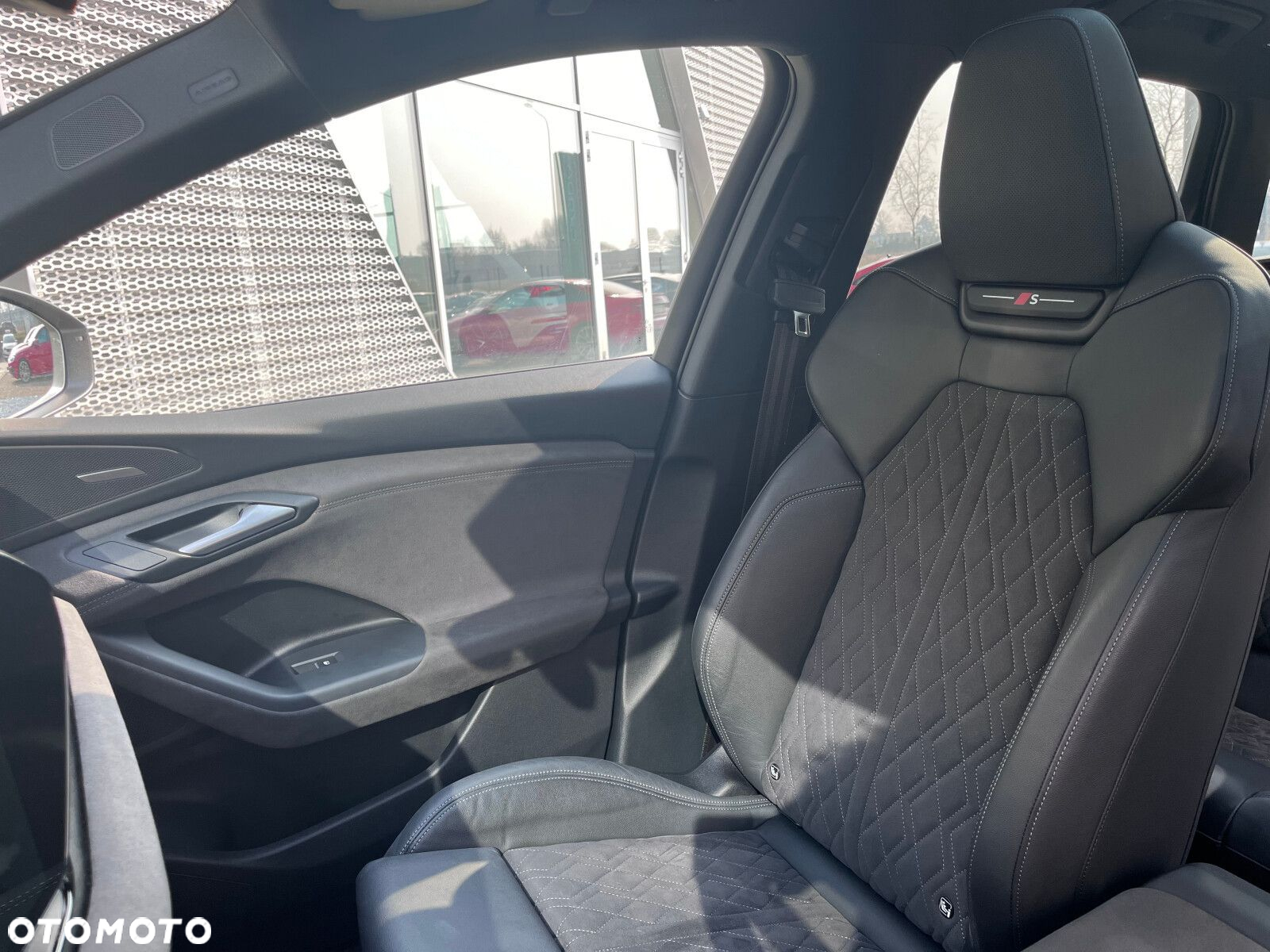 Audi Q6 e-tron - 12
