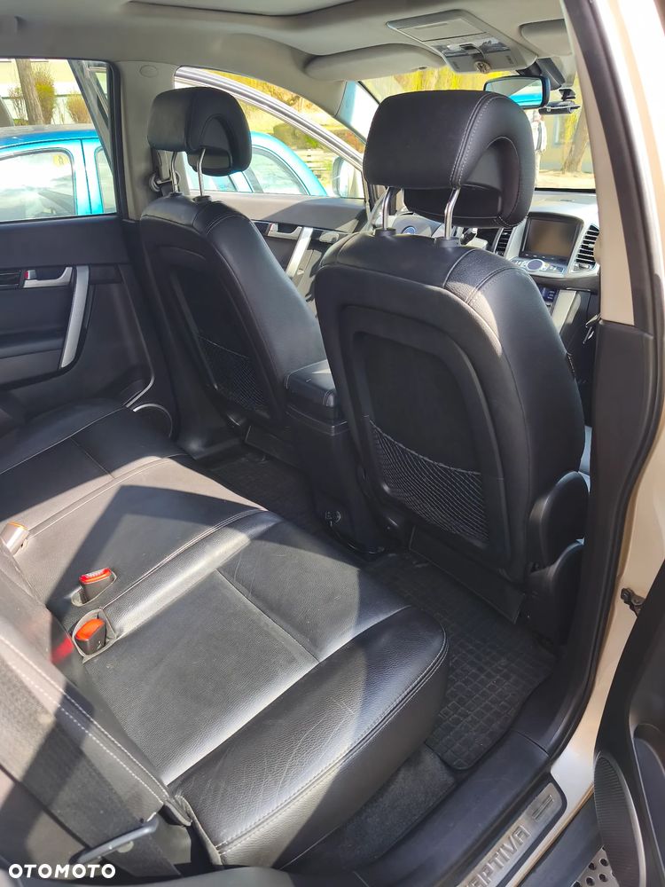 Chevrolet Captiva 2.2 D LTZ - 10