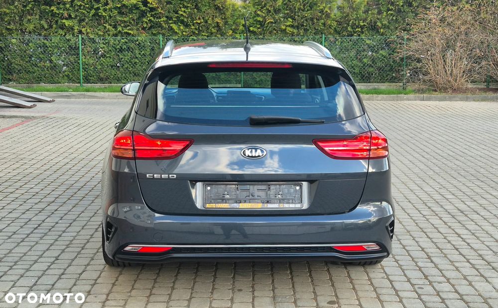 Kia Ceed 1.4 Attract - 14