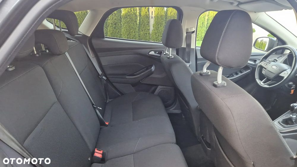 Ford Focus 1.5 EcoBlue Start-Stopp-System TITANIUM - 24