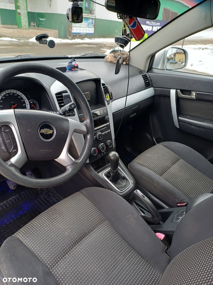 Chevrolet Captiva 2.0 d LT medium - 4