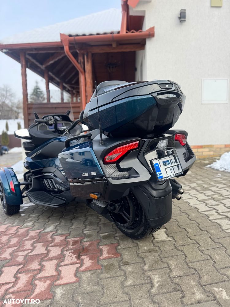 Can-Am Spyder - 11