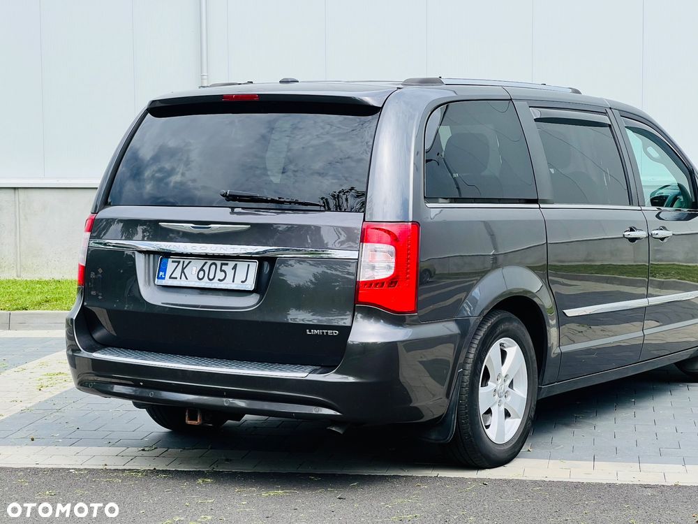 Chrysler Town & Country 3.6 Limited - 18