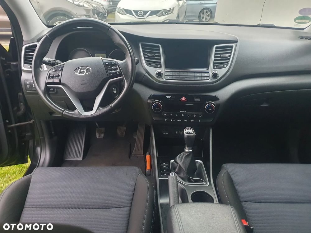 Hyundai Tucson 1.6 GDI BlueDrive Style 2WD - 18