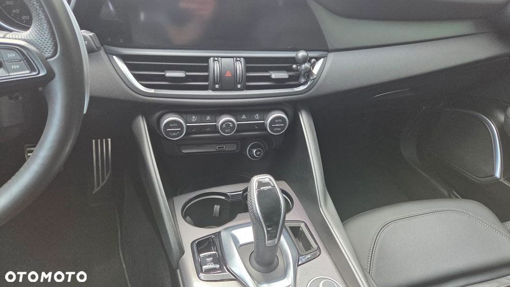 Alfa Romeo Giulia 2.0 Turbo Veloce Q4 - 11