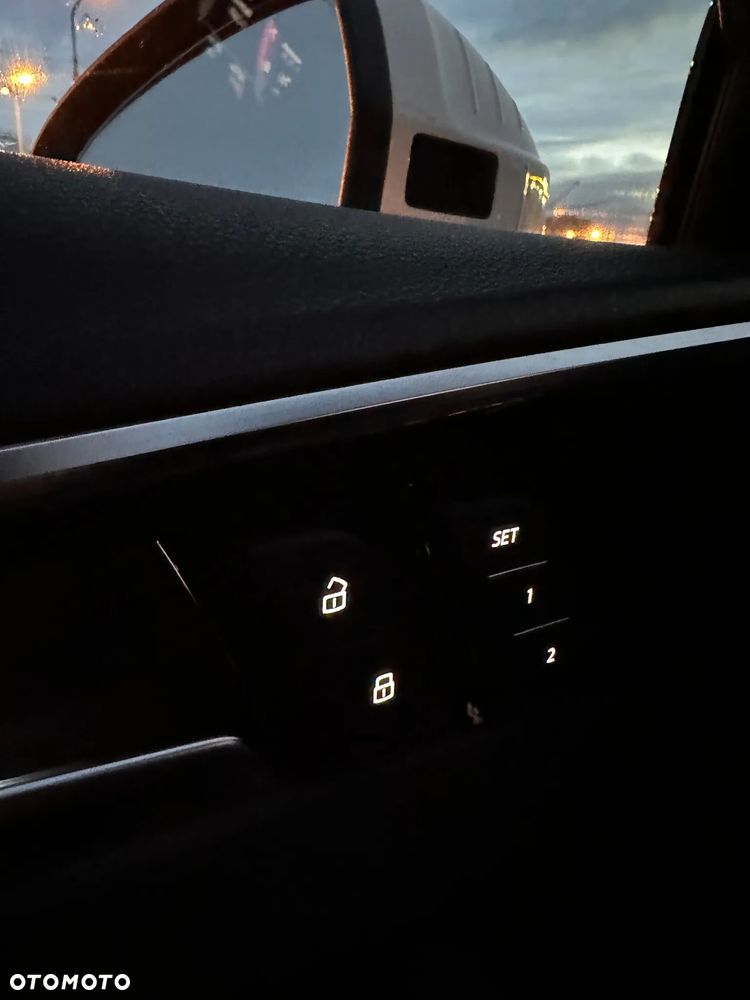 Audi A4 Limousine - 13