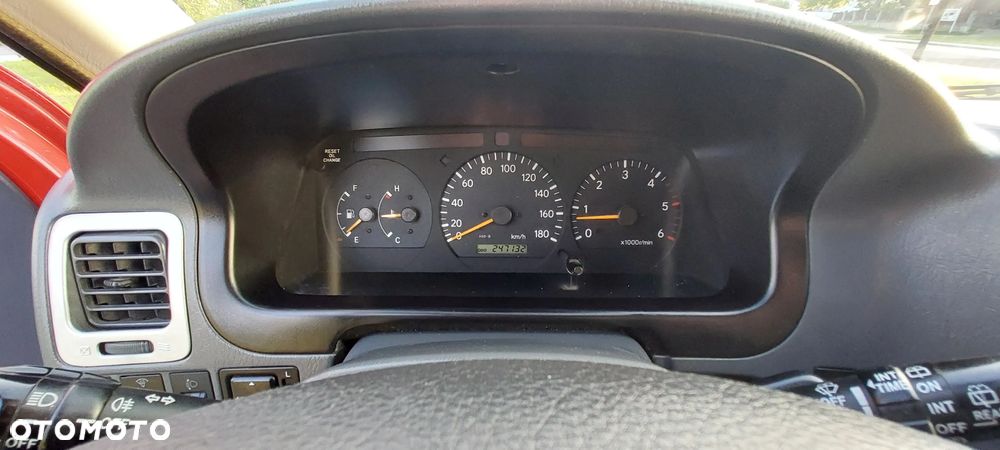 Toyota HIACE - 6