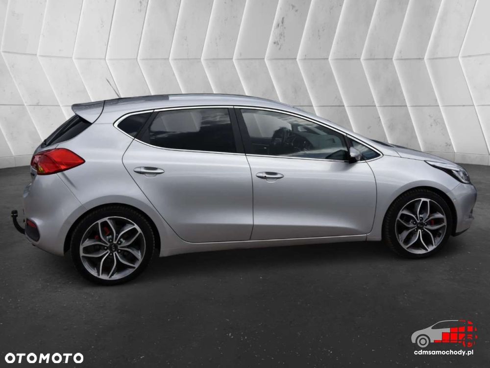 Kia Ceed - 11