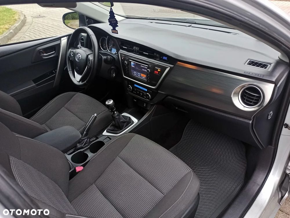Toyota Auris 1.4 D-4D Business Edition - 12