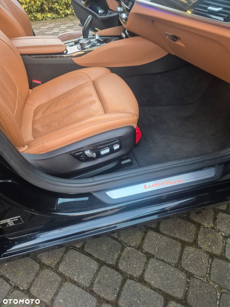 BMW Seria 5 530i xDrive Luxury Line - 3