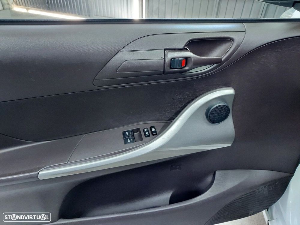 Toyota iQ 1.0 VVT-i Essential+AC - 12