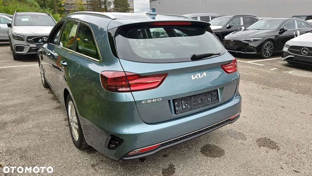 Kia Ceed 1.6 CRDi (48V Mild-Hybrid) DCT7 Vision - 4