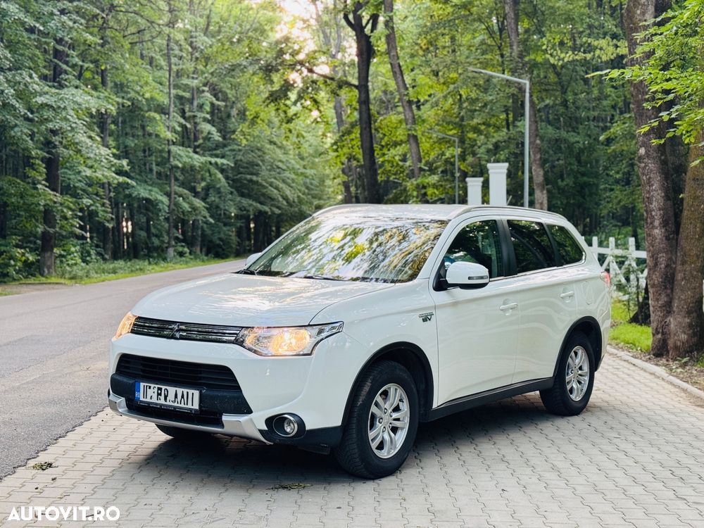 Mitsubishi Outlander - 1
