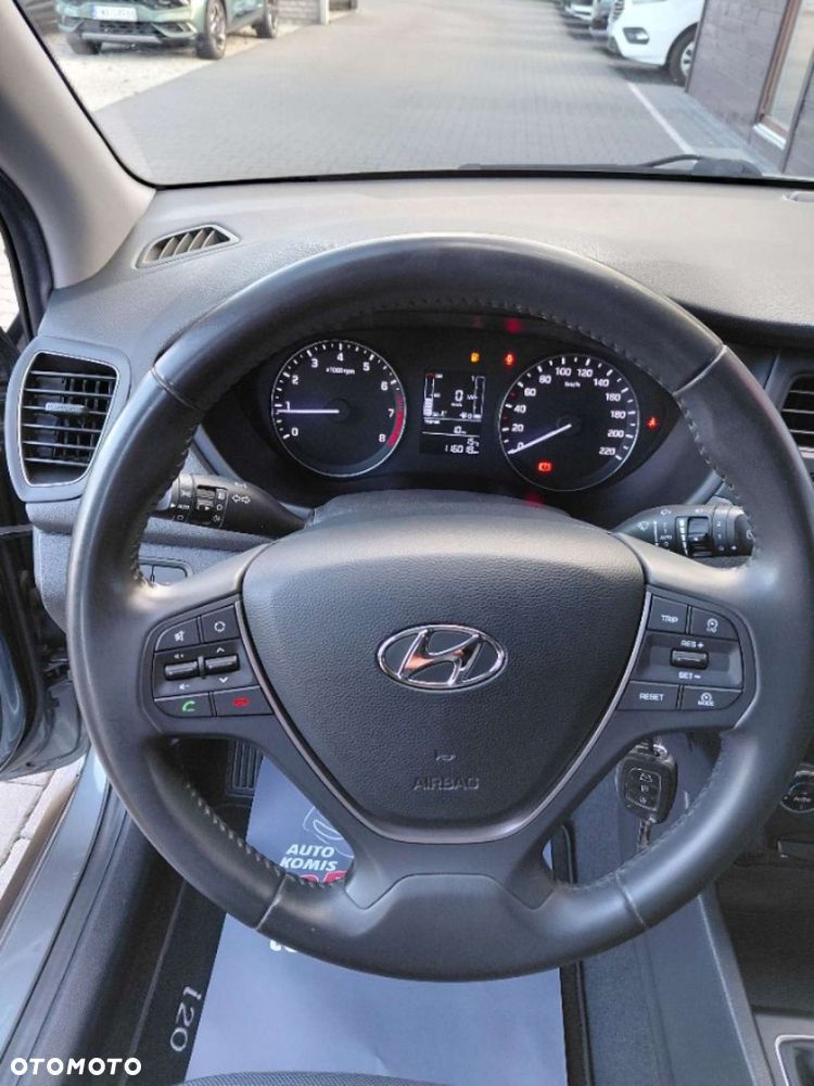 Hyundai i20 - 12