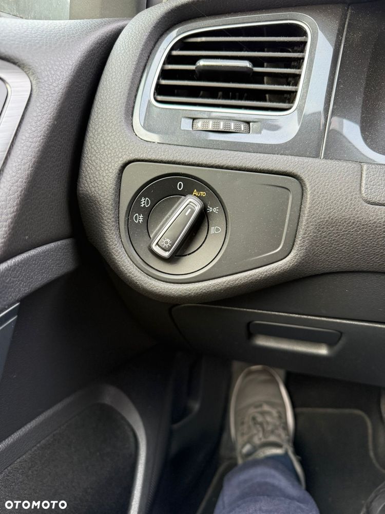 Volkswagen Golf - 10