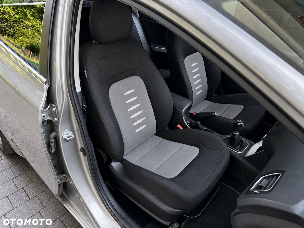 Kia Ceed 1.6 GDI Business Line - 31