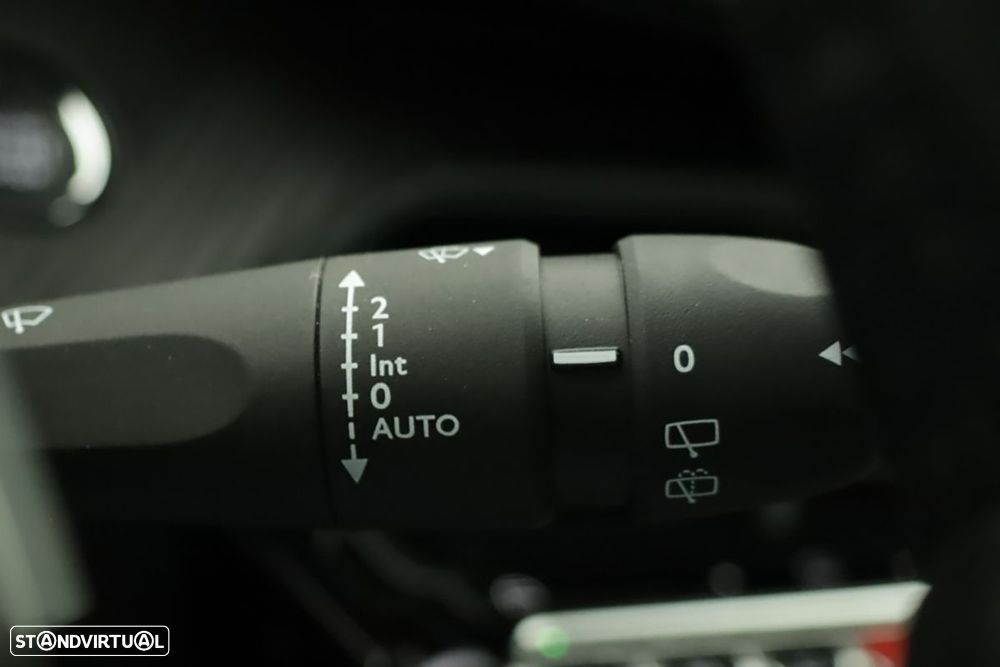 Peugeot e-2008 54 kWh Allure - 19
