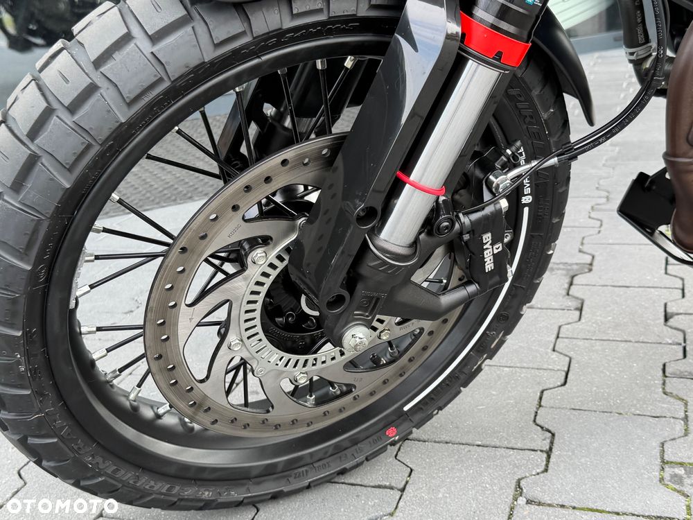 Husqvarna Svartpilen - 37
