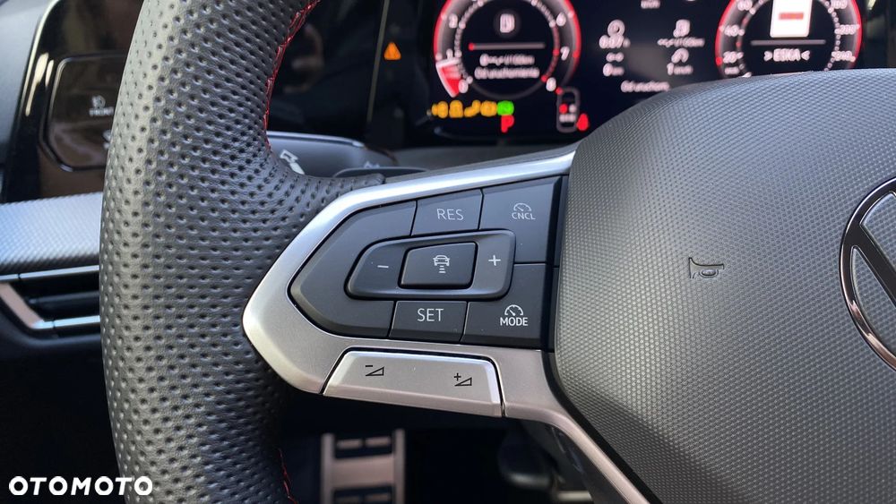 Volkswagen Golf - 10
