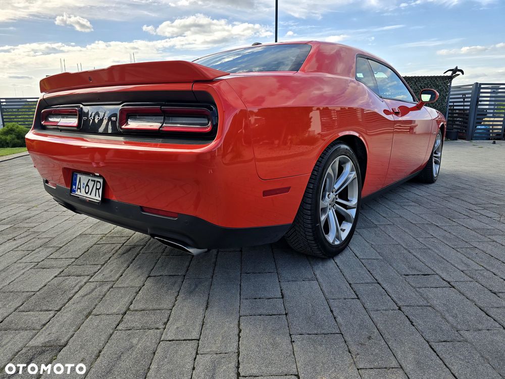 Dodge Challenger - 32