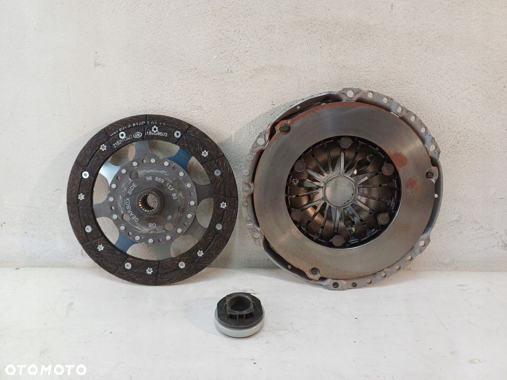 sprzęgło kompletne fiat scudo ii 2 peugeot expert ii 06- c4 ii 2 10- 2.0hdi - 8