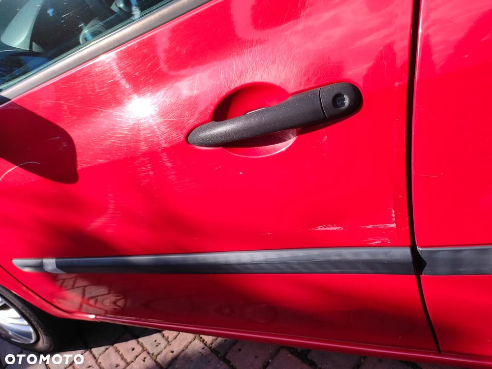 Renault Clio - 24