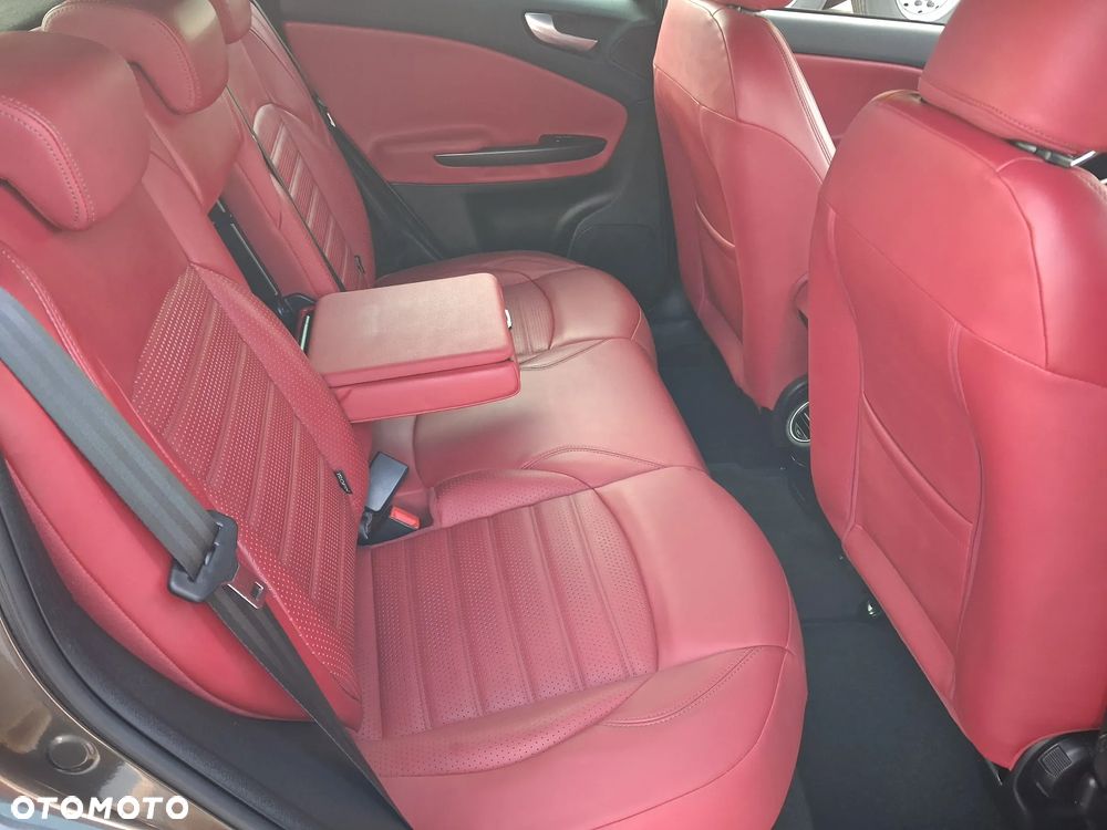 Alfa Romeo Giulietta 1.4 TB 16V Multiair Collezione - 32