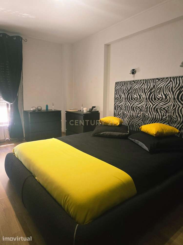 Apartamento T2 com boas áreas, luminosidade, duas varandas fechadas e - Grande imagem: 5/32