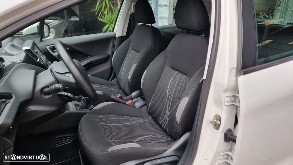 Peugeot 208 1.6 e-HDi Active - 3